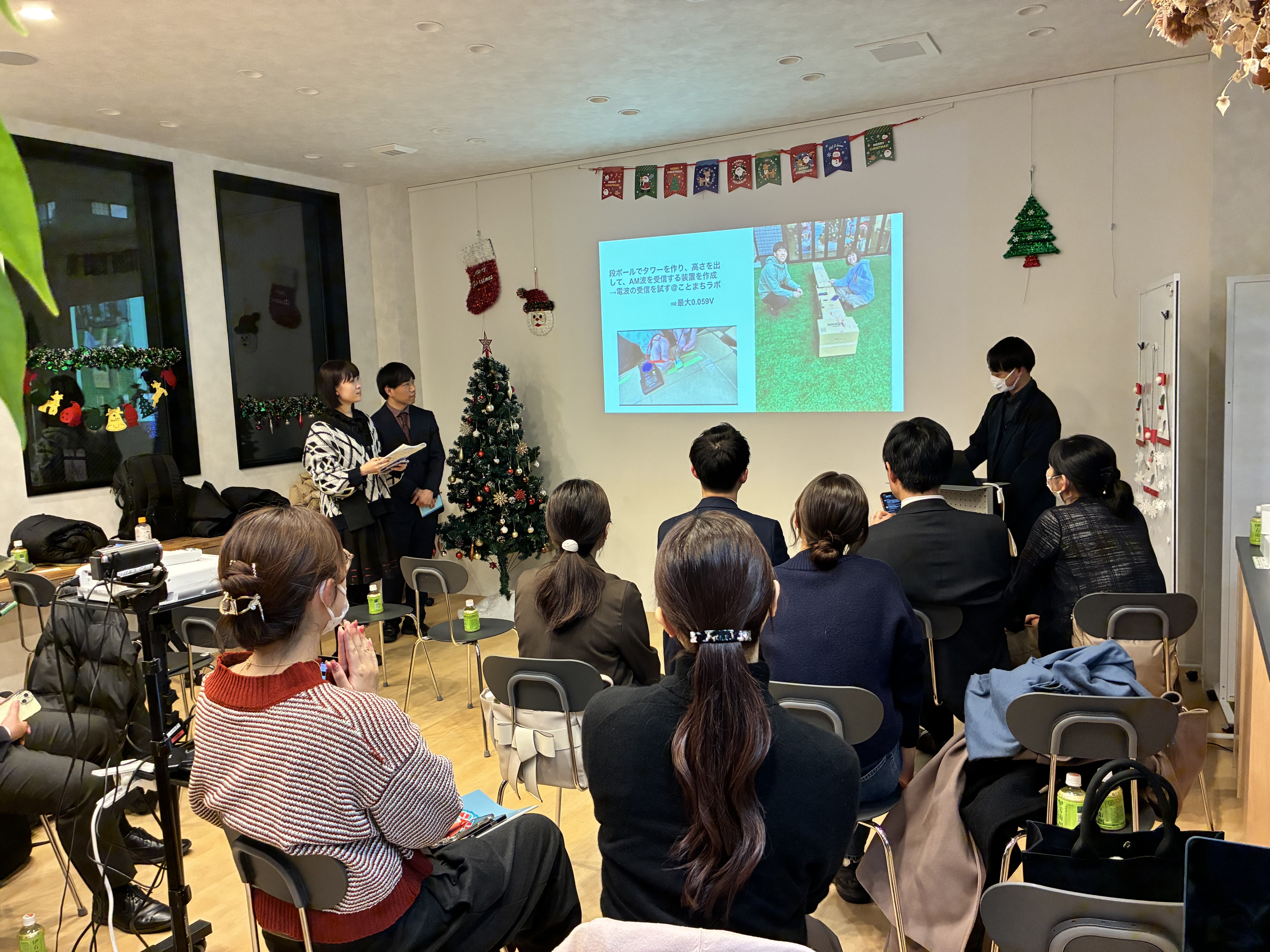 ラーニングクリエイターコースでの受講風景の写真（机上教育）.jpg